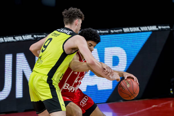 密集防守的 密集防守的